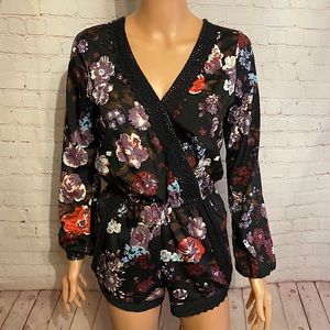 Lottie & Holly black & purpal floral print romper size xs